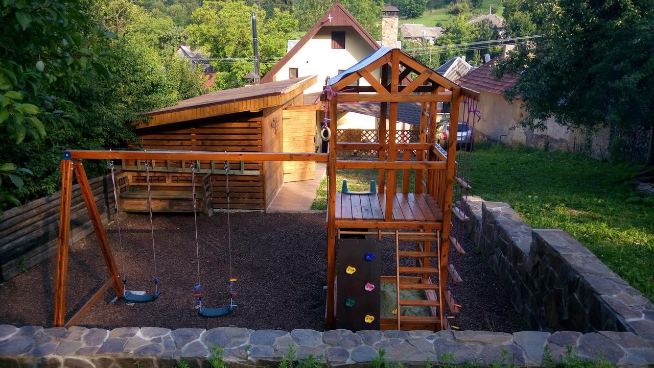 Ecolodge Novoselitsa  エクステリア 写真